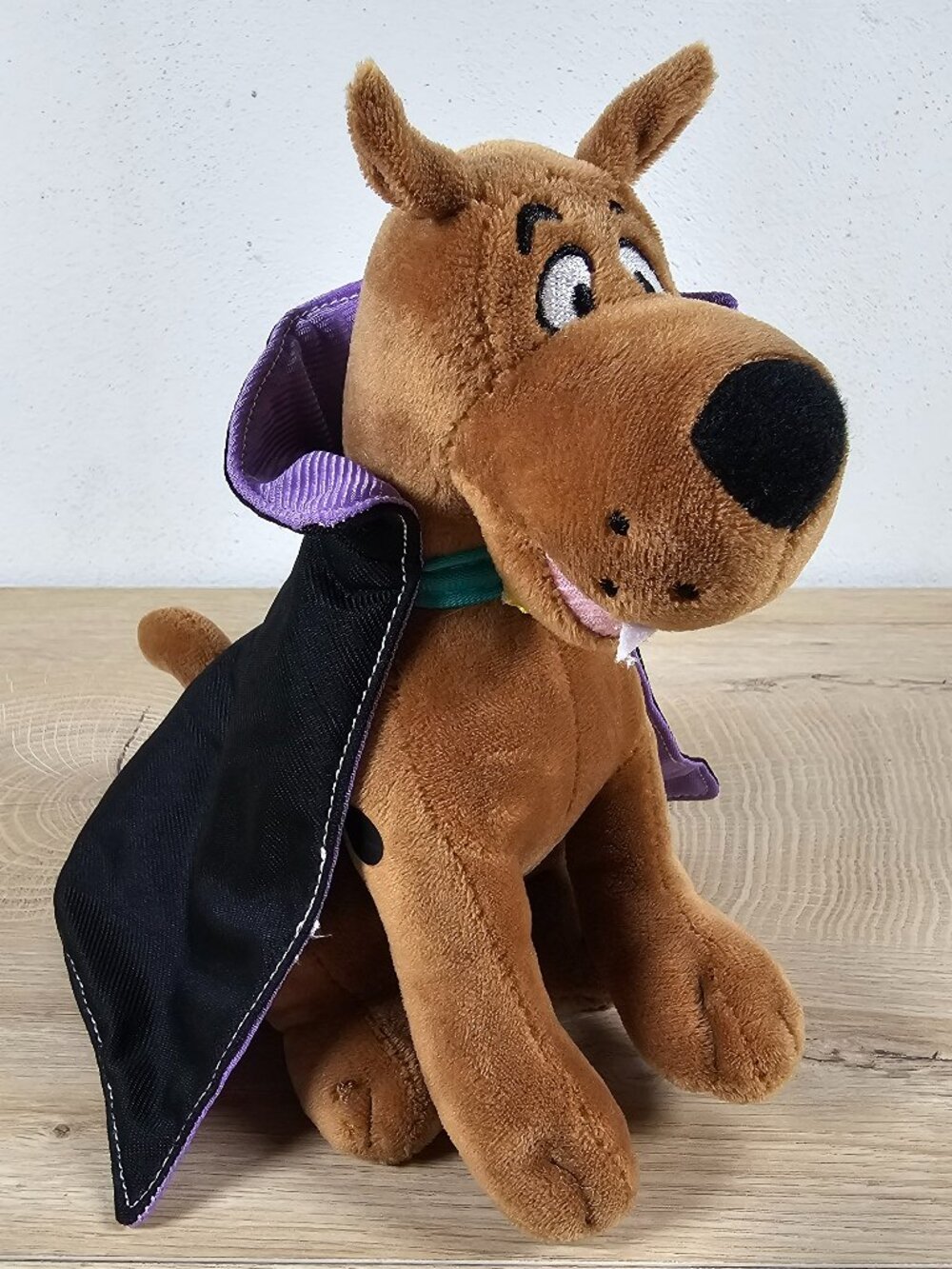 Ruz Scooby Doo in Vampire Costume Plush Stuffed Toy Halloween Black Cape 7.5" - Picture 2 of 10